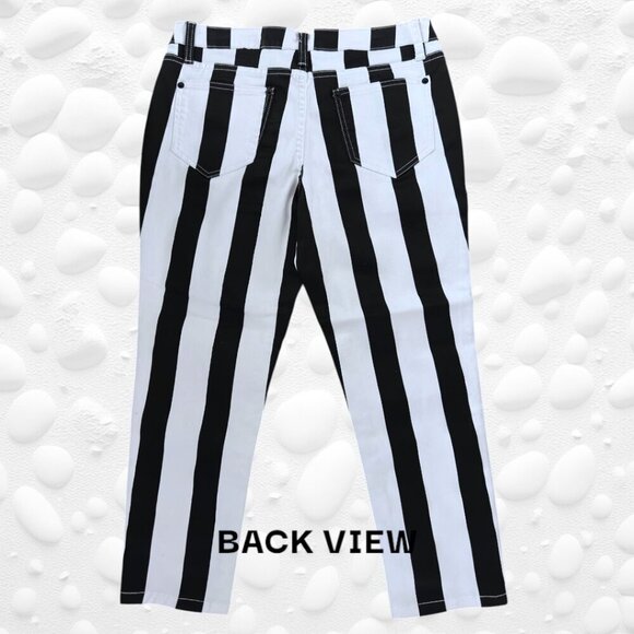 Ladies Black/White Striped Capris - Size 30-31" "BEETLEJUICE" Inspired - NWOT - Picture 4 of 7